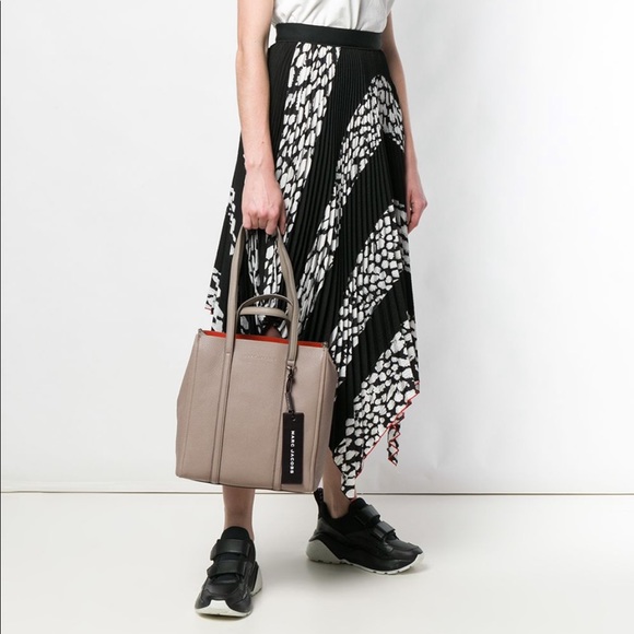 NWT MARC JACOBS The Tag Tote, Cement - Picture 4 of 13